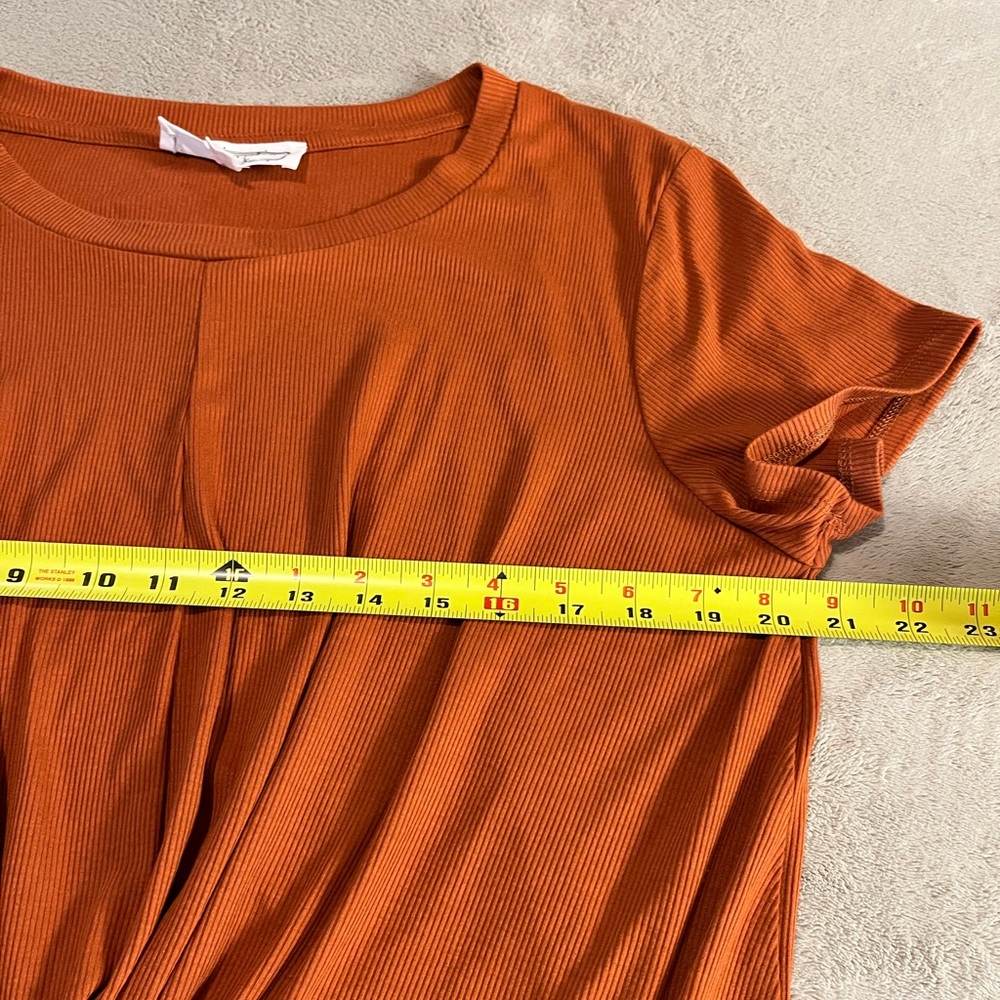 Hippie Rose Knot Front Ribbed Tee - Picture 7 of 8